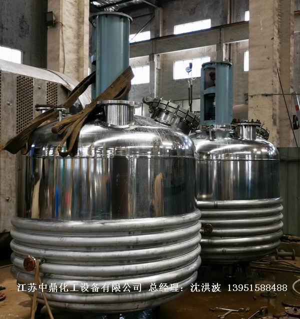 山東濟(jì)寧某新材料有限公司 兩臺(tái)拋光反應(yīng)釜水壓試驗(yàn)